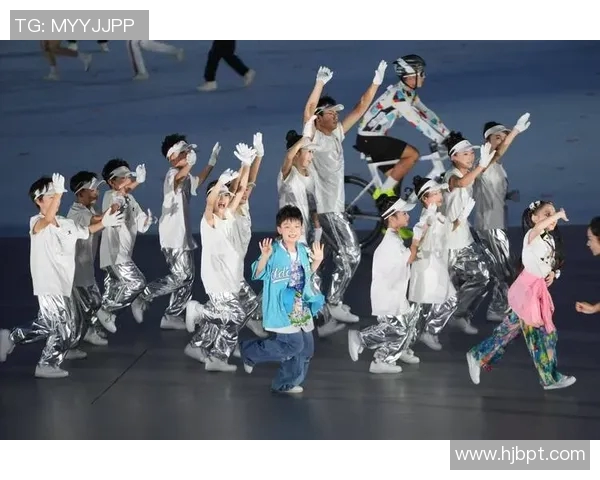 成都街舞队在攀岩联赛中的灵活性表现引发热议与思考