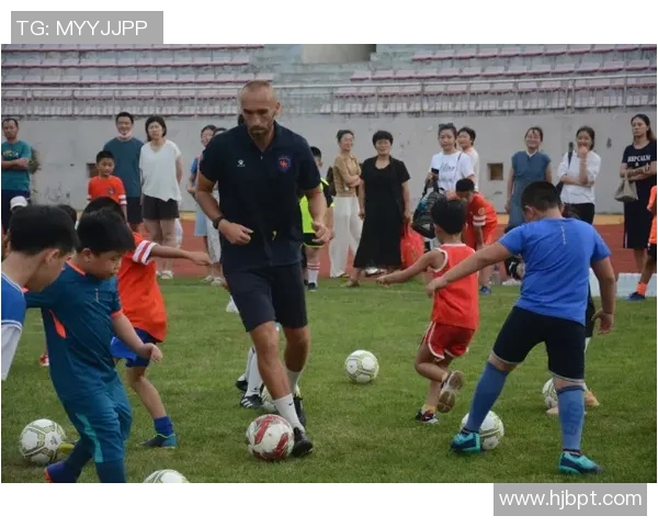 足球明星科目三挑战赛燃情开启驾驶技巧与球技的完美结合